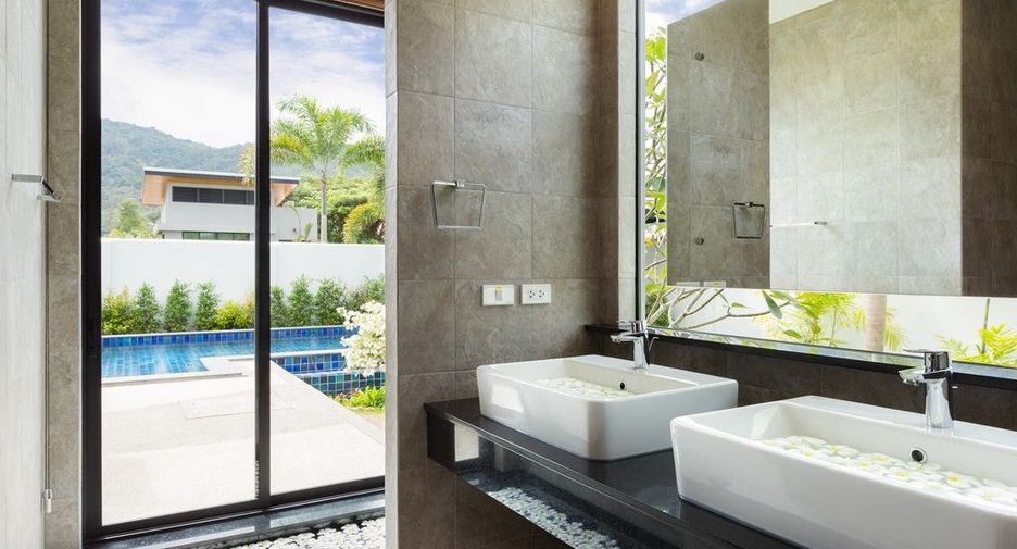 For rent 3 bedrooms villa in Mueang Phuket, Phuket