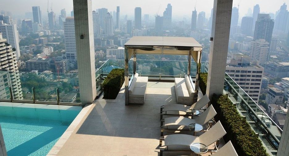 À vendre 2 chambres condo à Khlong Toei, Bangkok