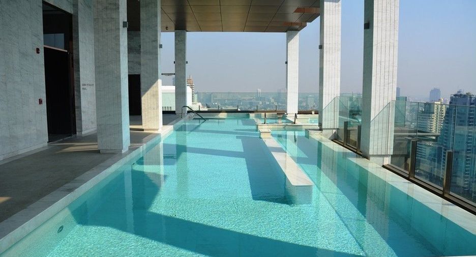 À vendre 2 chambres condo à Khlong Toei, Bangkok