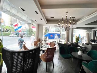 For rent 1 bed retail Space in Watthana, Bangkok