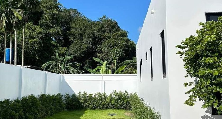 For sale 3 bedrooms villa in Thalang, Phuket