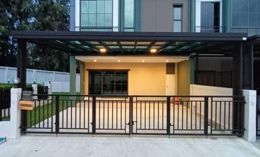 For rent 4 bedrooms townhouse in Sai Mai, Bangkok