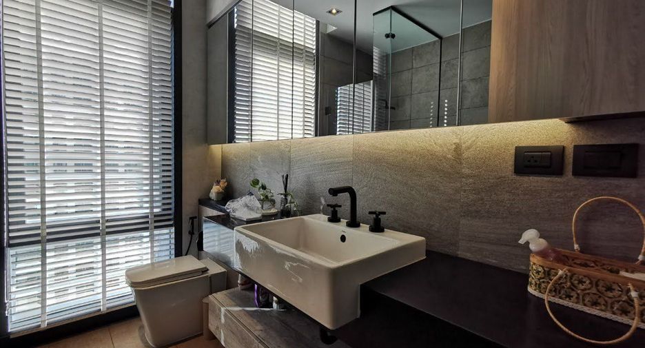 For rent 2 ベッドルーム condo in Watthana, Bangkok
