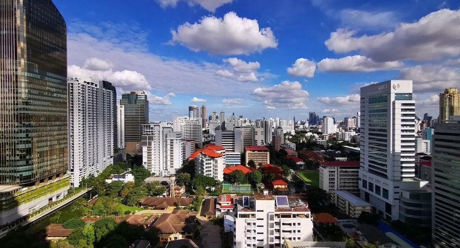 For rent 2 ベッドルーム condo in Watthana, Bangkok