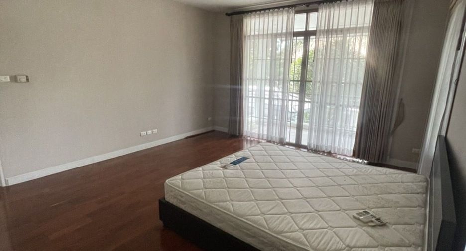 For rent 5 bedrooms house in Suan Luang, Bangkok