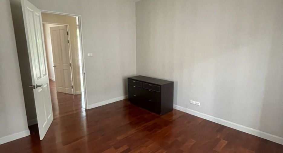 For rent 5 bedrooms house in Suan Luang, Bangkok