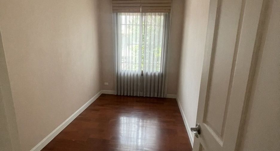 For rent 5 bedrooms house in Suan Luang, Bangkok