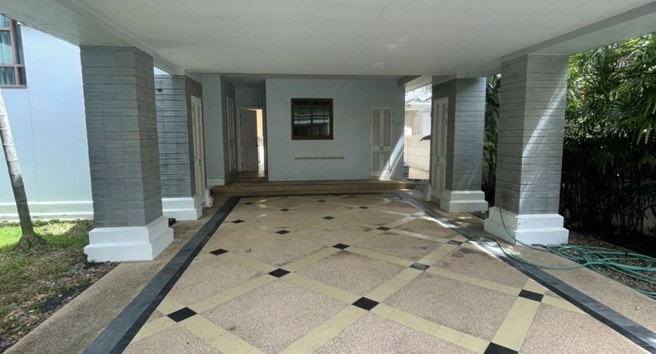 For rent 5 bedrooms house in Suan Luang, Bangkok