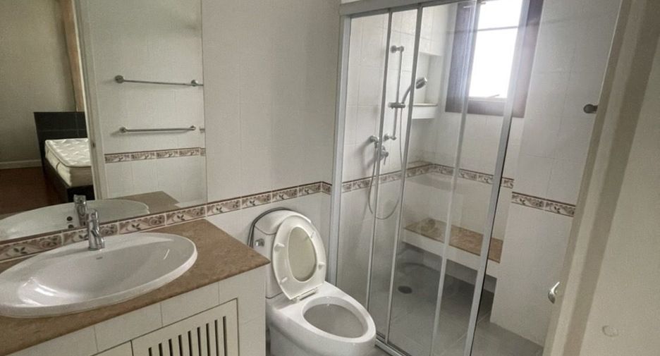 For rent 5 bedrooms house in Suan Luang, Bangkok