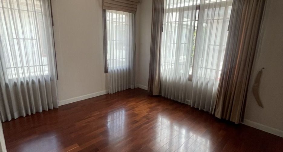 For rent 5 bedrooms house in Suan Luang, Bangkok