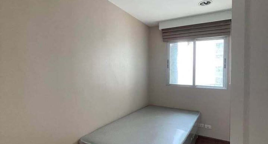 À vendre 3 chambres condo à Huai Khwang, Bangkok