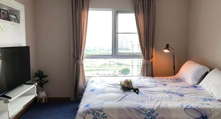 À vendre 3 chambres condo à Huai Khwang, Bangkok