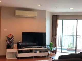 For sale 3 bedrooms condo in Huai Khwang, Bangkok