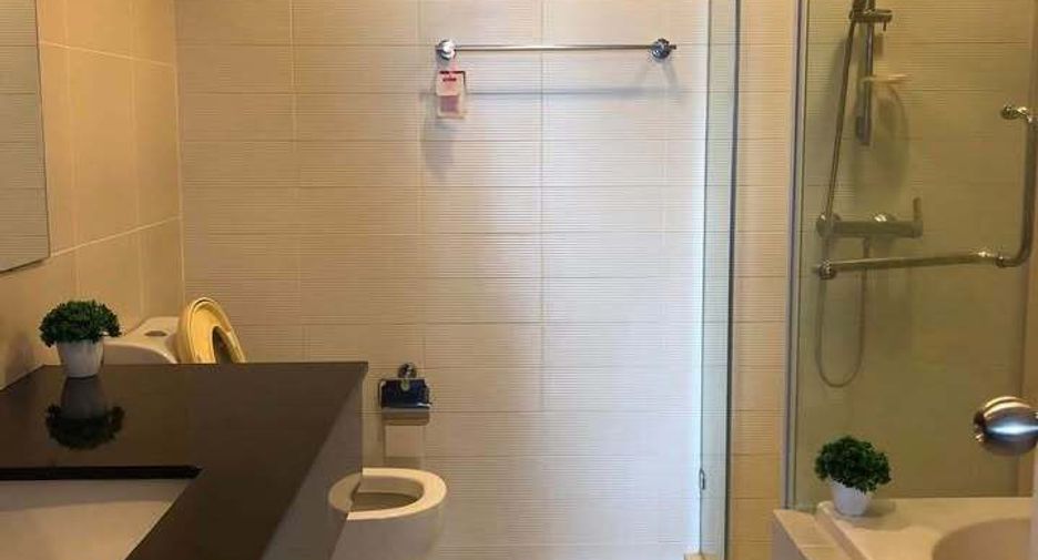 À vendre 3 chambres condo à Huai Khwang, Bangkok