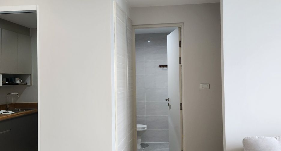 For rent 2 bedrooms condo in Thon Buri, Bangkok