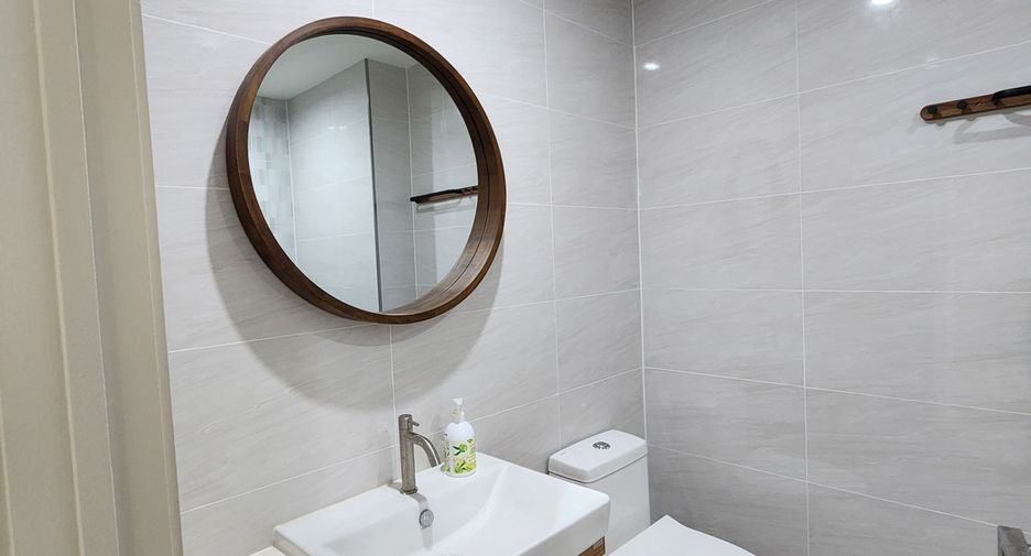 For rent 2 bedrooms condo in Thon Buri, Bangkok