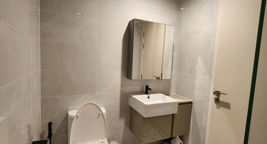 For rent 2 bedrooms condo in Thon Buri, Bangkok