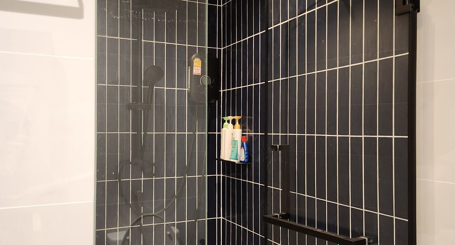 For rent 2 bedrooms condo in Thon Buri, Bangkok