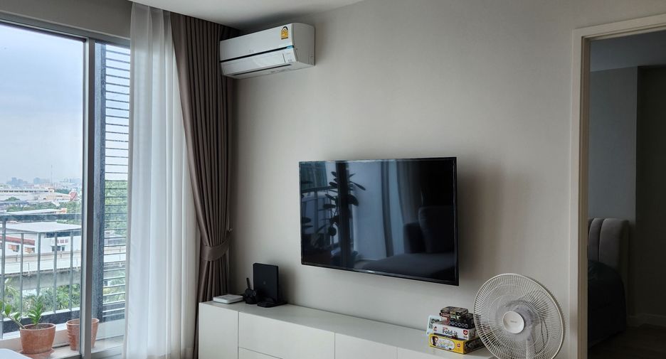 For rent 2 bedrooms condo in Thon Buri, Bangkok