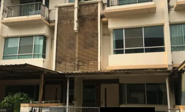 Reihenhaus zum Kauf und zur Miete mit 3 Zimmer in Bang Phli, Samut Prakan