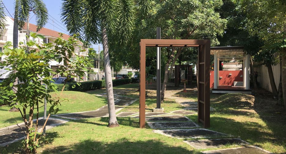 Продажа и аренда 3 спальни таунхаус в Bang Phli, Самутпракан