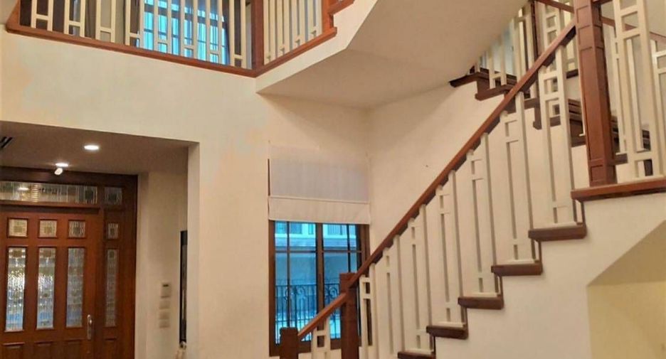 For rent 4 ベッドルーム house in Watthana, Bangkok