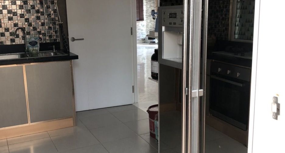 For rent 3 bedrooms house in Sai Mai, Bangkok