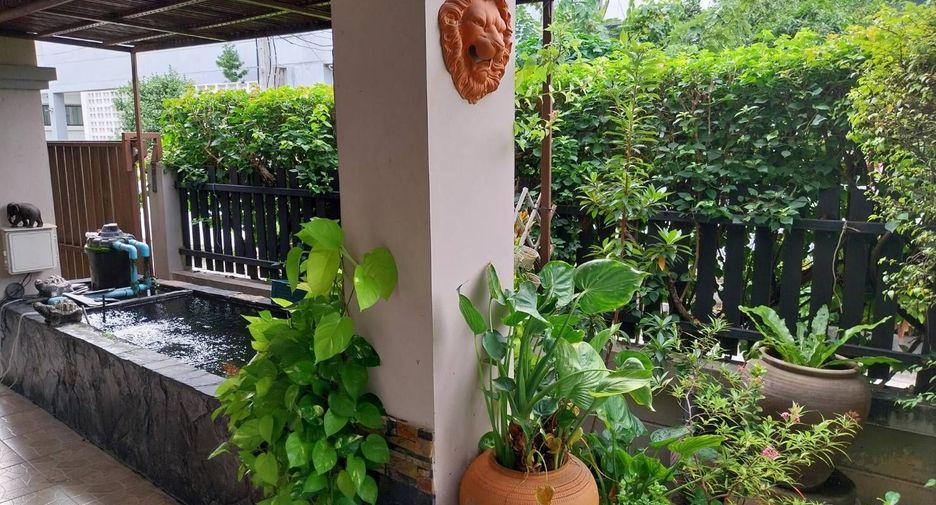 For sale 5 bedrooms house in Chatuchak, Bangkok