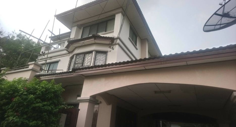 For sale 5 bedrooms house in Chatuchak, Bangkok