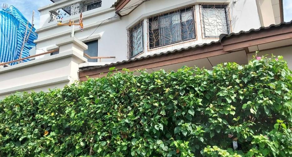 For sale 5 bedrooms house in Chatuchak, Bangkok