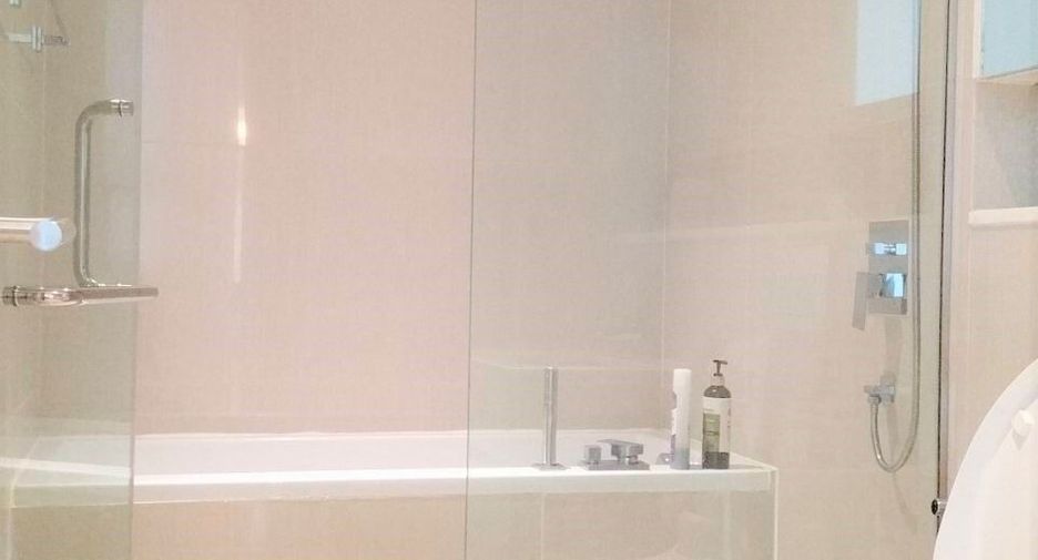 For sale 2 bedrooms condo in Watthana, Bangkok
