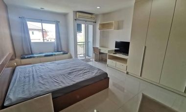À vendre 1 chambre condo à Huai Khwang, Bangkok