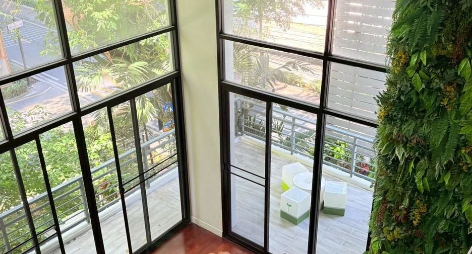 For rent 3 bedrooms apartment in Pathum Wan, Bangkok