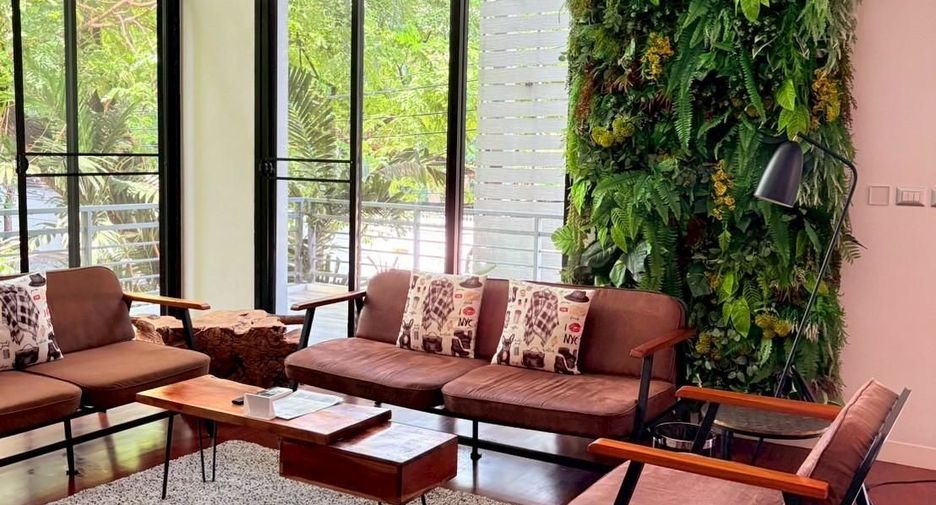 For rent 3 bedrooms apartment in Pathum Wan, Bangkok