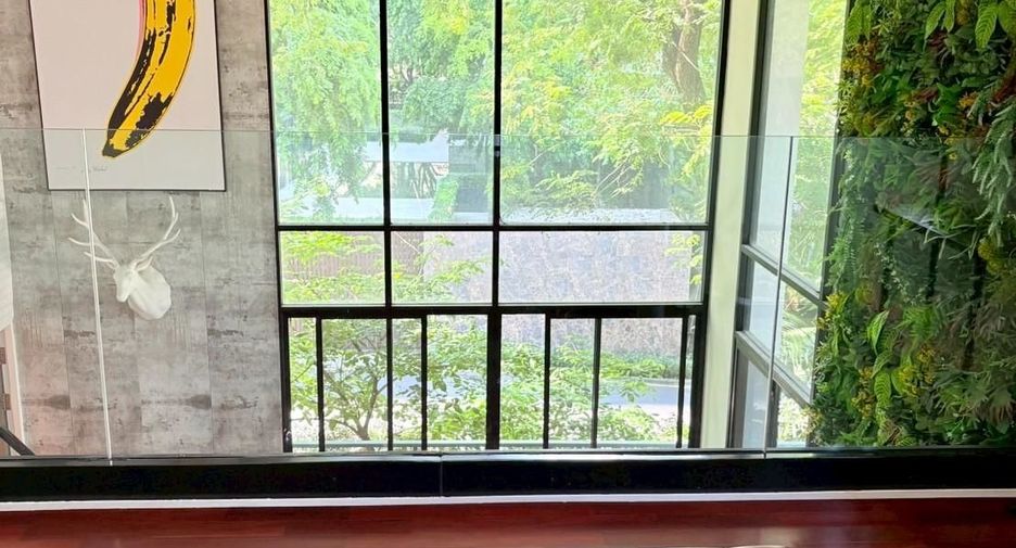 For rent 3 bedrooms apartment in Pathum Wan, Bangkok