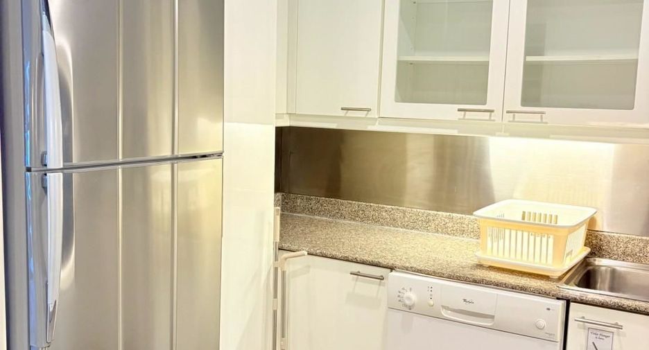 For rent 3 bedrooms apartment in Pathum Wan, Bangkok