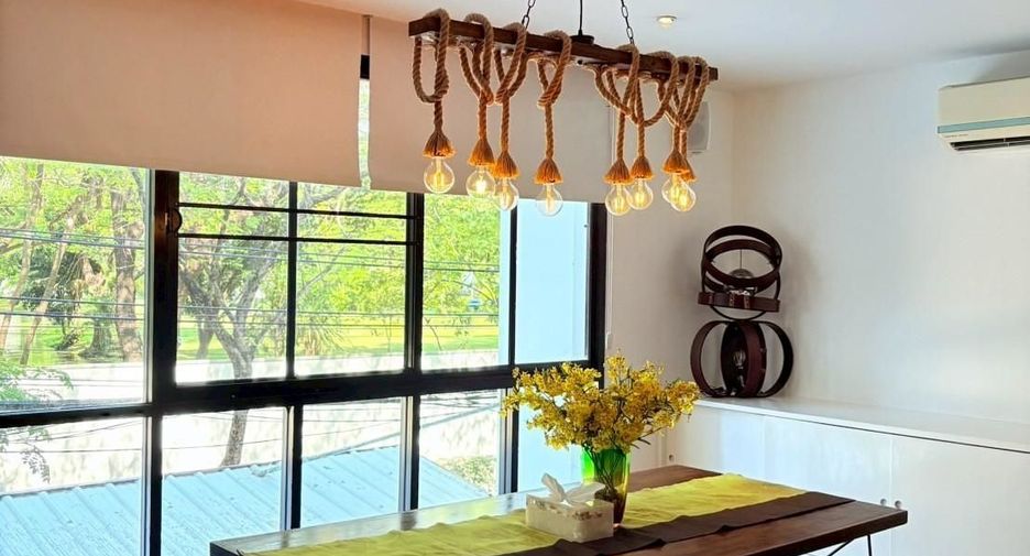 For rent 3 bedrooms apartment in Pathum Wan, Bangkok