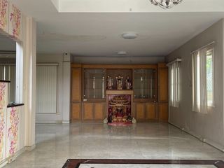 Casa en alquiler y en venta de 3 habitaciones en Lat Krabang, Bangkok