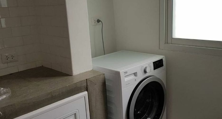 For rent 2 bedrooms house in Phaya Thai, Bangkok