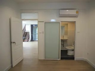 Casa en alquiler de 2 habitaciones en Phaya Thai, Bangkok