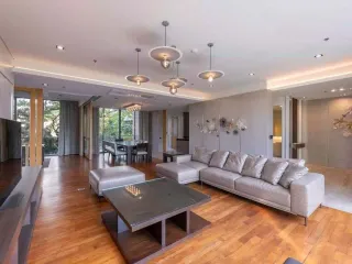For rent 3 bedrooms condo in Khlong Toei, Bangkok