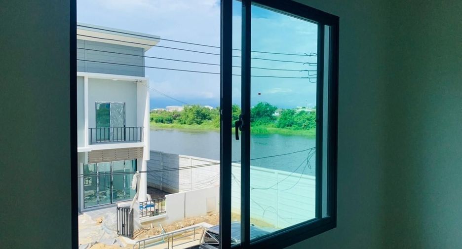 À vendre 3 chambres maison de ville à Bang Phli, Samut Prakan