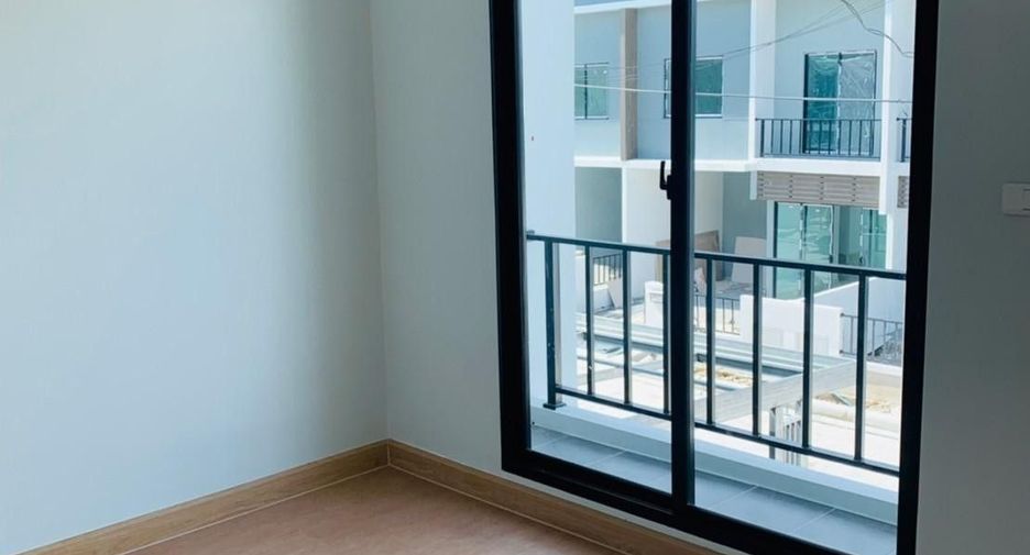 À vendre 3 chambres maison de ville à Bang Phli, Samut Prakan