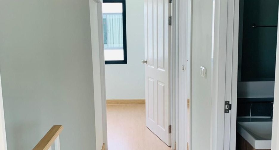 À vendre 3 chambres maison de ville à Bang Phli, Samut Prakan