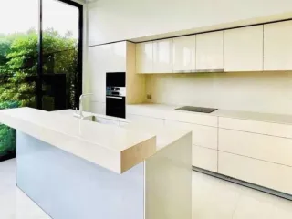For sale 5 bedrooms house in Huai Khwang, Bangkok