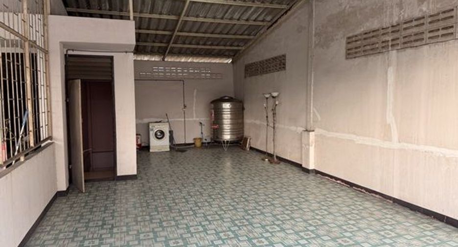 For rent 5 bedrooms office in Khlong Toei, Bangkok