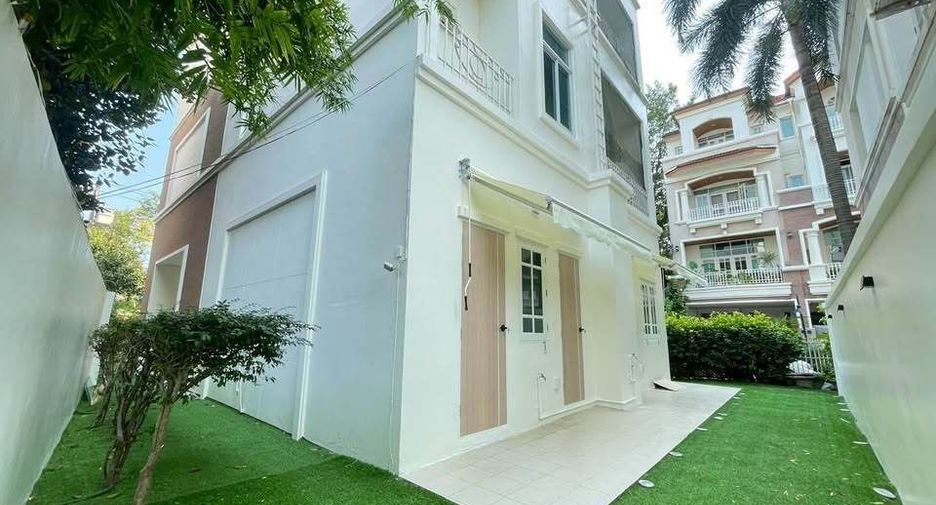 For rent 5 bedrooms house in Watthana, Bangkok