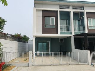 For sale 3 bedrooms townhouse in Sai Mai, Bangkok