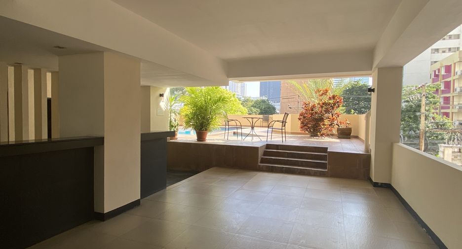 For rent 3 bedrooms condo in Khlong Toei, Bangkok