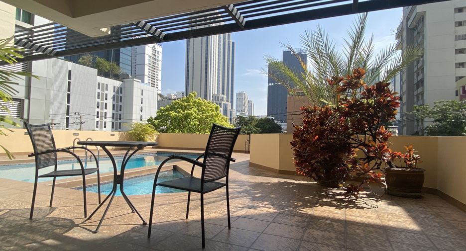 For rent 3 bedrooms condo in Khlong Toei, Bangkok